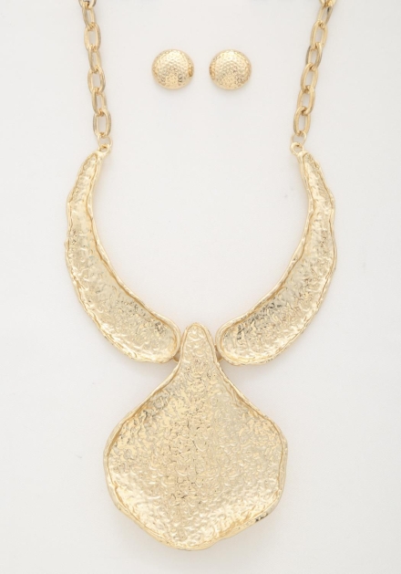Textured Oversized Metal Necklace And Earrings Gold